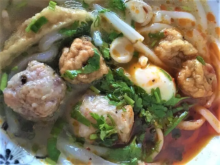 【クイニョン】ローカルフードが美味しいお店２軒