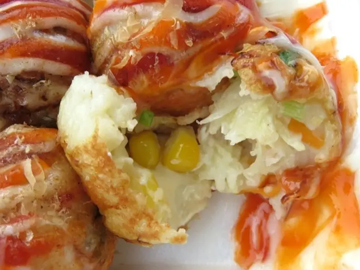 ホーチミンではたこ焼きが大人気！一風変わった10個の具を食べてみた