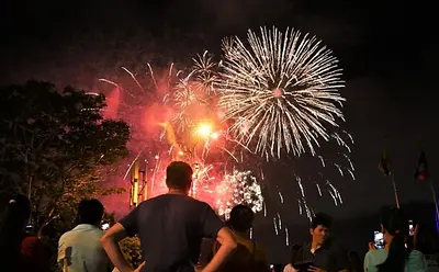 クチ地下トンネル 花火 2025｜30周年記念イベントとクチ観光完全ガイド