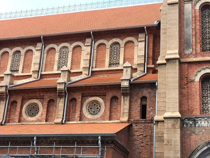 ホーチミン・コロニアル建築８選〜観光から老舗ホテルの見所もご紹介