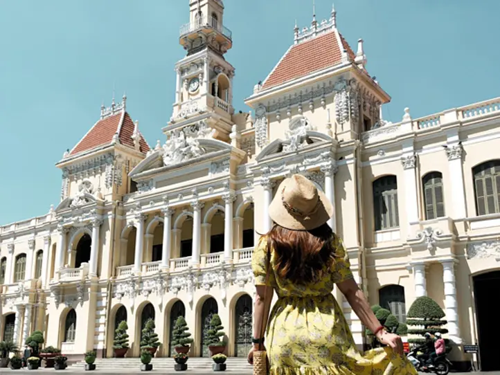 間違い探し「ホーチミン人民庁舎委員会」ももの女子旅日記【番外編】