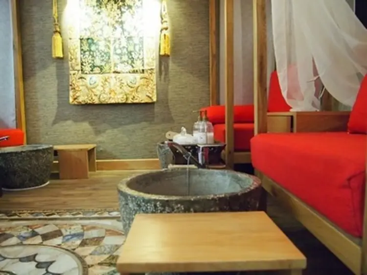 サワデカ・スパ