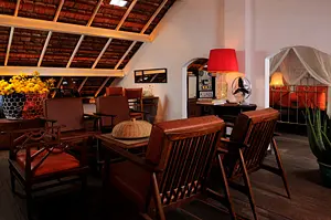 シクロに乗ろう！在住者おすすめの雑貨店を巡るツアー／マッサージ・アオザイオプション