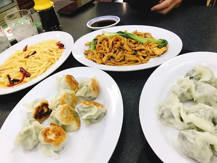 ホーチミンの中華街「チョロン」地区で掘り出し物のお土産探し！