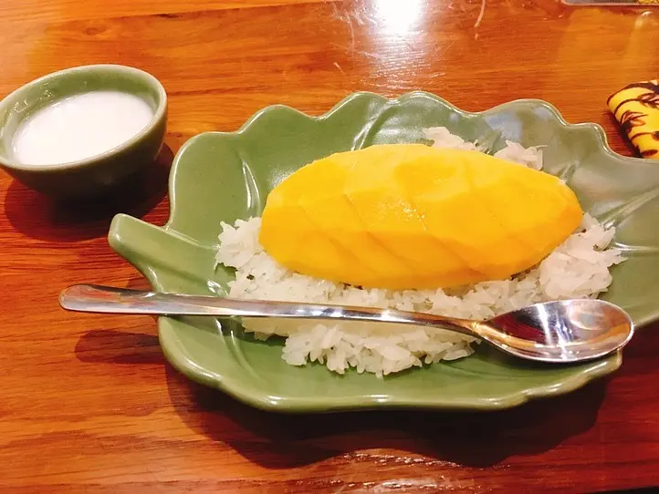 プロパガンダポスターをテーマにしたフォトジェニックなレストラン~「PROPAGANDA（プロパガンダ）」