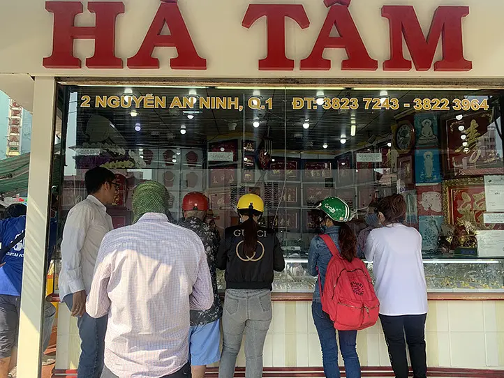 ももの女子旅日記｜ベトナムで両替してみよう！おすすめ両替スポットもご紹介【第27話：連載漫画 】