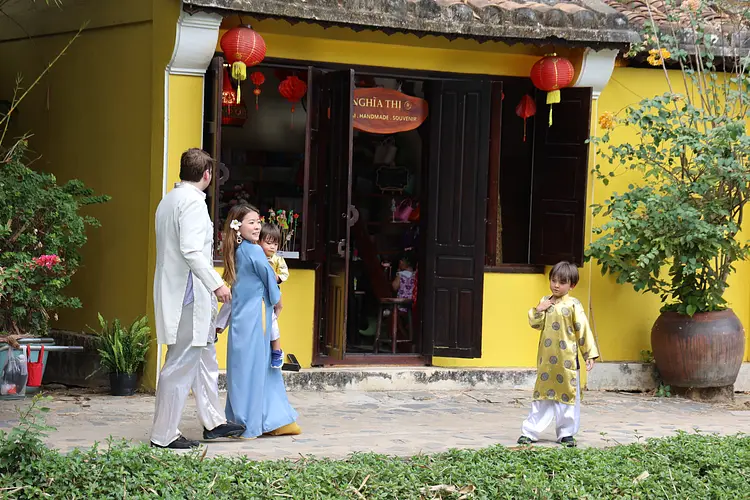 サイゴン・ブルー・トラベル