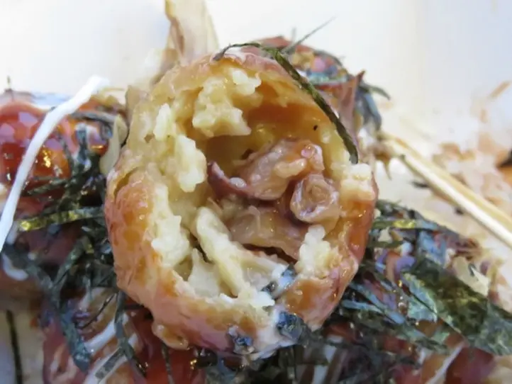 ホーチミンではたこ焼きが大人気！一風変わった10個の具を食べてみた