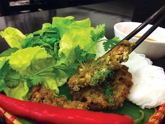 水上人形劇も鑑賞できる。ハノイ名物ブンダウのお店