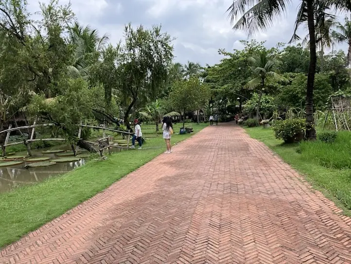 　ホーチミン市内バスに乗ってみた＆郊外の公園に行ってみた