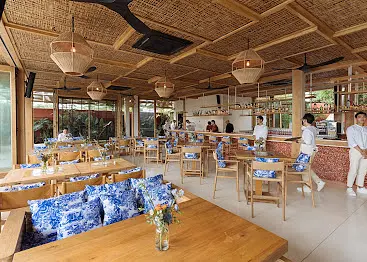 クレイ・サイゴン