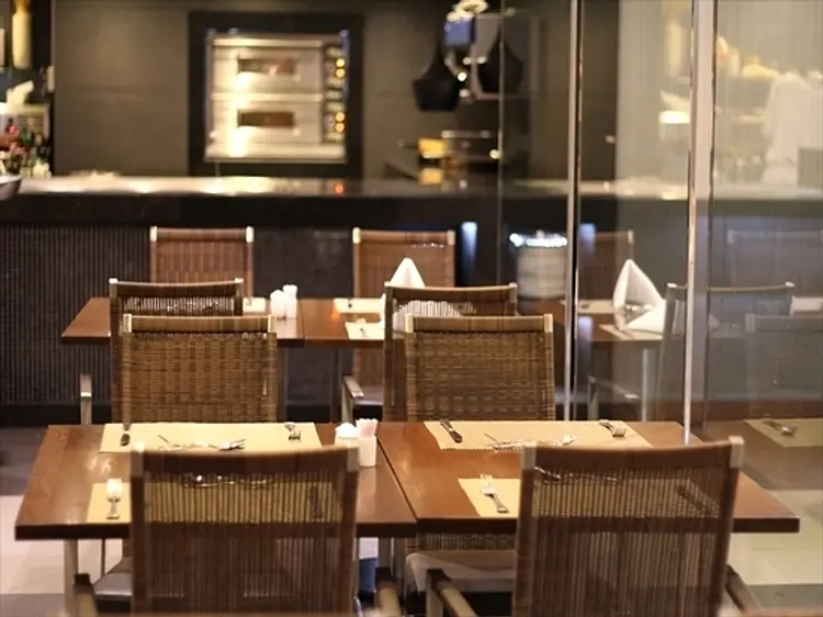 カフェ サイゴン (モーベンピック・ホテル・サイゴン内)