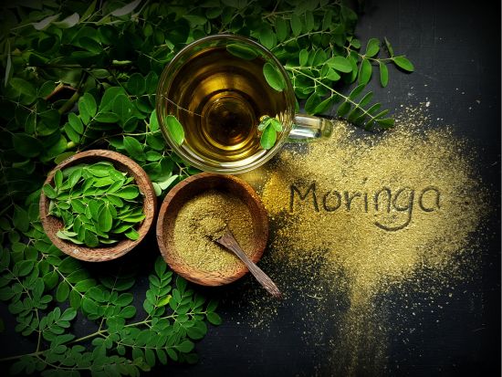 タマヌオイル または モリンガオイル ヘッドスパ