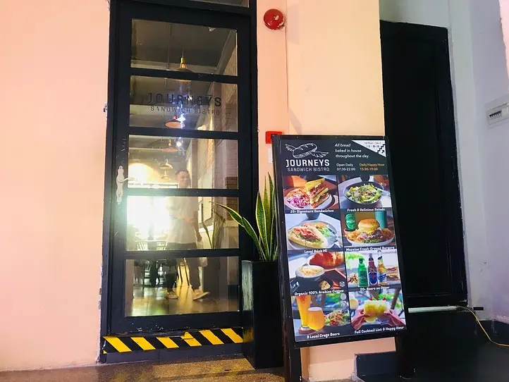 ボリューム満点のサンドウィッチが食べられるカフェレストラン～Journeys Sandwich Bistro