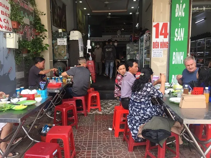 【クイニョン】ローカルフードが美味しいお店２軒