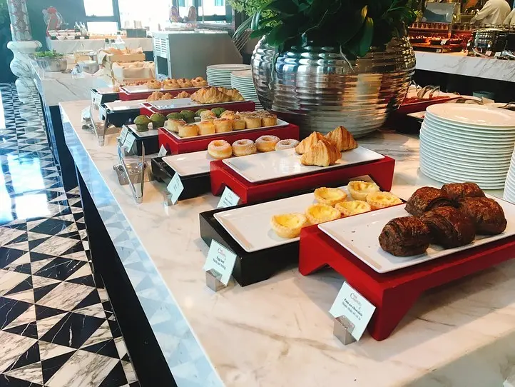 6つ星ホテル「ザ・レヴェリー・サイゴン」で朝食ビュッフェを