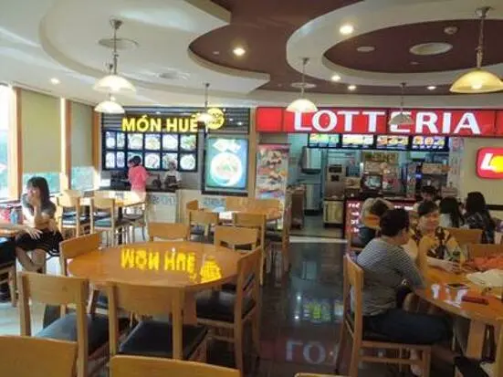 フードコート（ダイヤモンドプラザ）