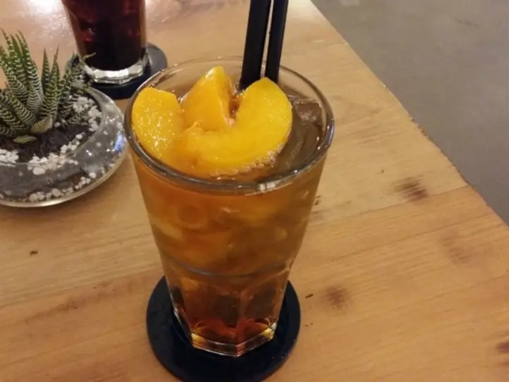 こんなところに…。古アパートに入居するかわいいお店たち