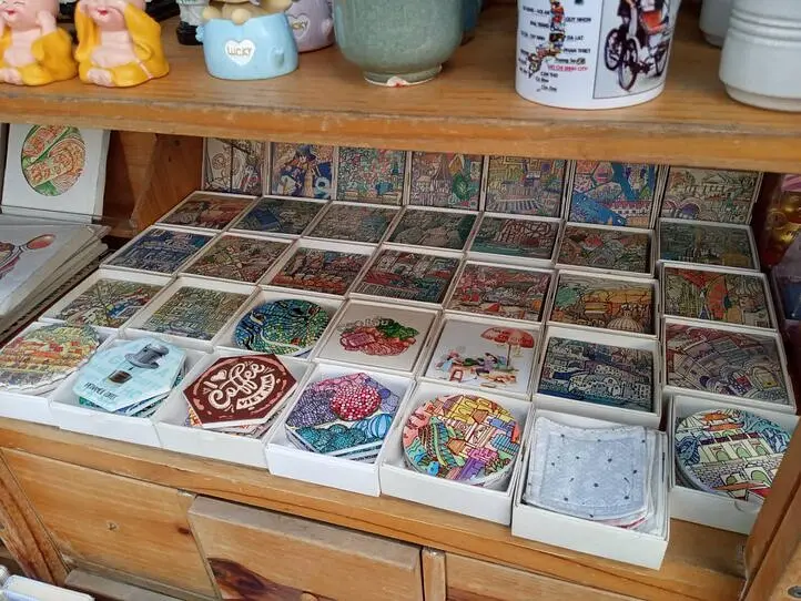 【週末特集】のんびり書店巡り。お土産探しにも！～Ho Chi Minh City