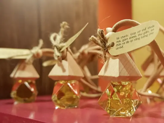 ピンクヒマラヤ塩を使ったホットストーンでストレスを解消！