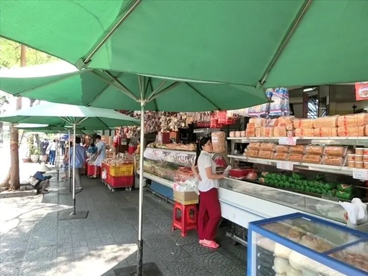 Nhu Lan (ニューラン)