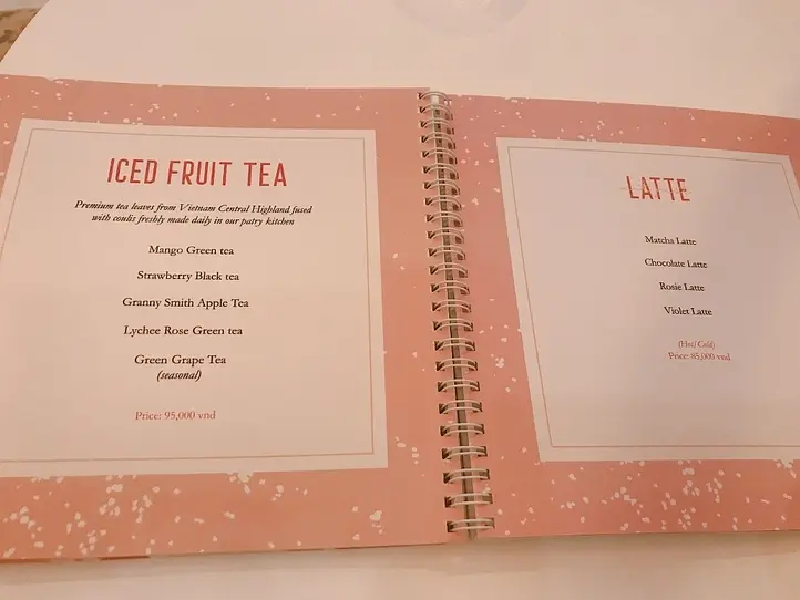 淡いピンクと甘い香りが女心をくすぐるカフェ~sucre patisserie cafe