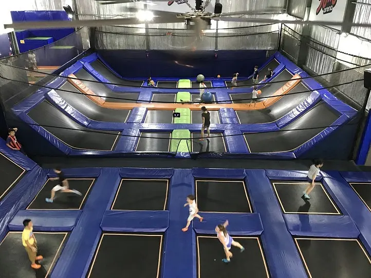 子供から大人まで楽しめる、室内遊び場！トランポリン施設〜JUMP ARENA（ジャンプアリーナ）〜