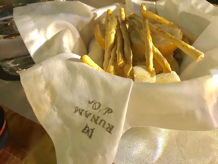 教会を眺めながら、パリを感じるおしゃれフュージョン料理～RuNam D