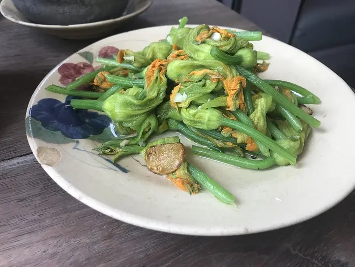 素朴なベトナムの家庭料理を味わおう！~Quan bui