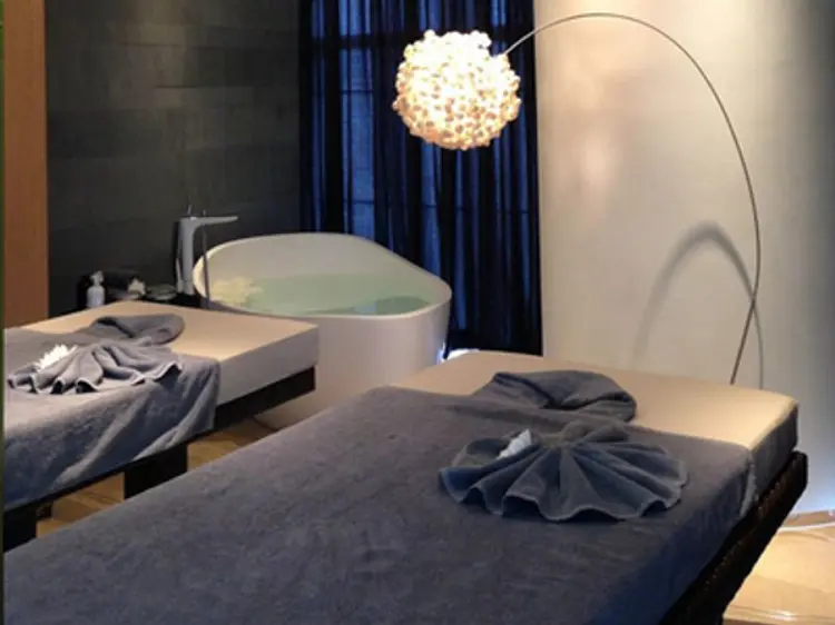 サイゴン・ブルー・トラベル