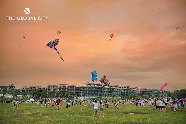 ホーチミン市の新たな癒しスポット！The Global Cityで凧揚げと夕日を満喫