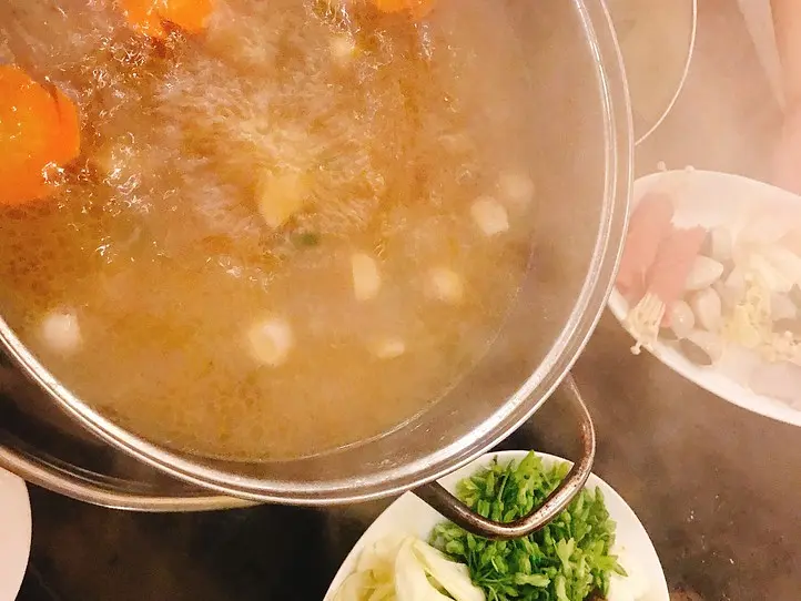 美容効果抜群！ホーチミンでビタミン豊富な花鍋を食べよう〜Dong Restraunt