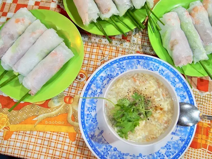 バイクで行く！ホーチミングルメツアー (4時間半)