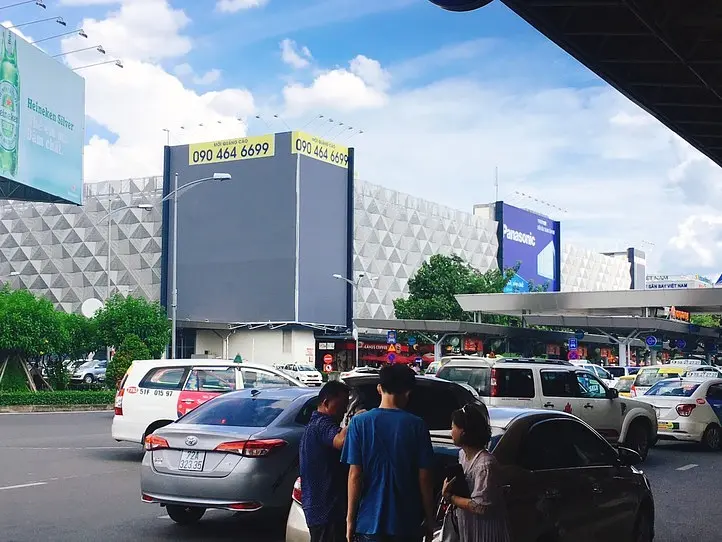 【タンソンニャット空港内】空港職員も通うベトナム料理店をご紹介