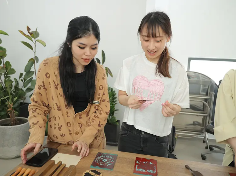 ベトナムタイル・ミカ デコアー ファクトリー