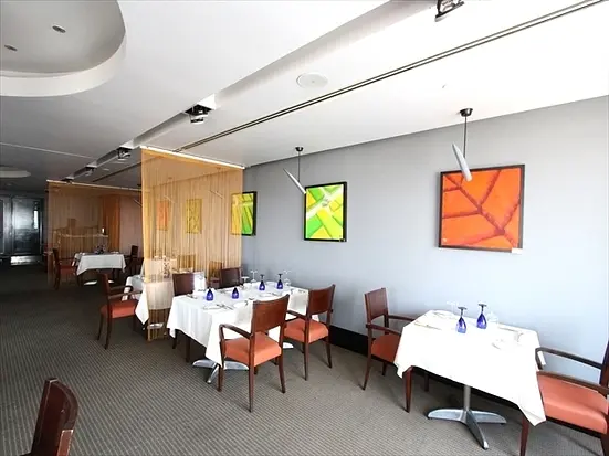 シグネチャー レストラン (シェラトン サイゴン ホテル ＆ タワーズ内)