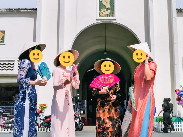 サイゴン・ブルー・トラベル