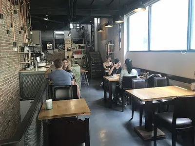 穴場カフェで美味しいコーヒーとカヌレを楽しもう～96B Experiment