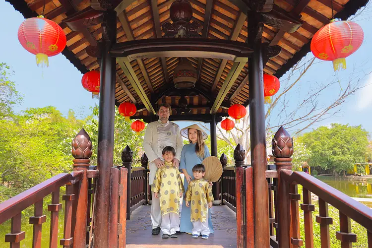 サイゴン・ブルー・トラベル