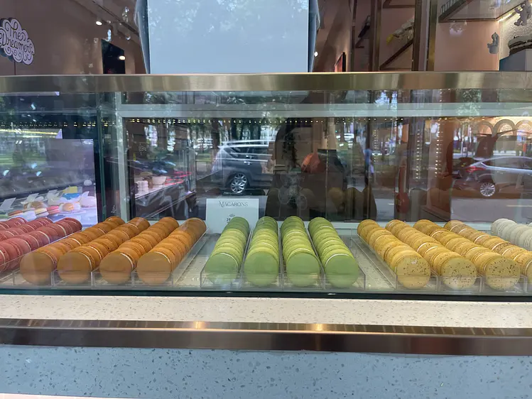 ホーチミンでオシャレなスイーツ！カラフルなマカロンが美味しそう？