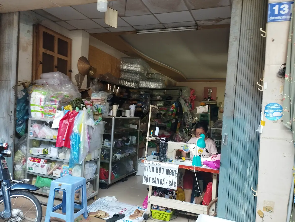 第2の日本人街ファンビッチャンで出会う「ローカル仕立て屋」と「ミシン匠おばちゃん」