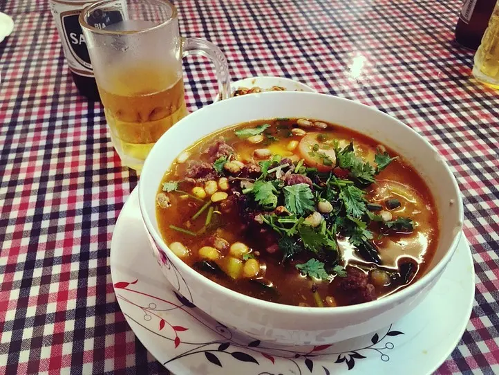 バックパッカー街ブイビエンにある、美味しい餃子屋さん