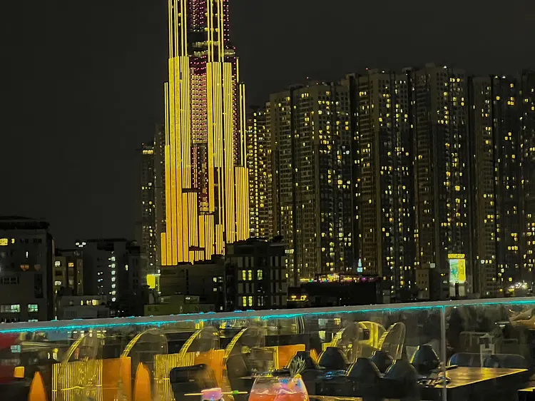 トアン・ルーフトップ