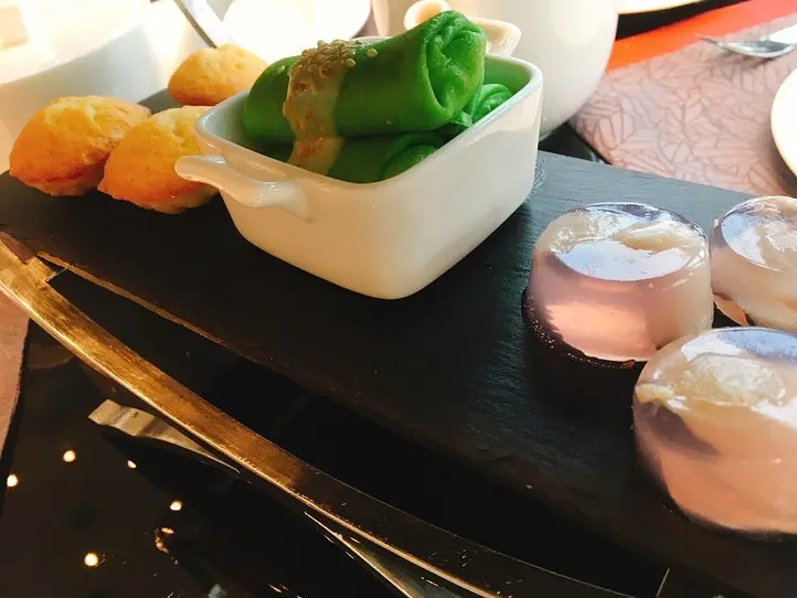 6つ星ホテル「ザ・レヴェリー・サイゴン」でアフタヌーンティーを