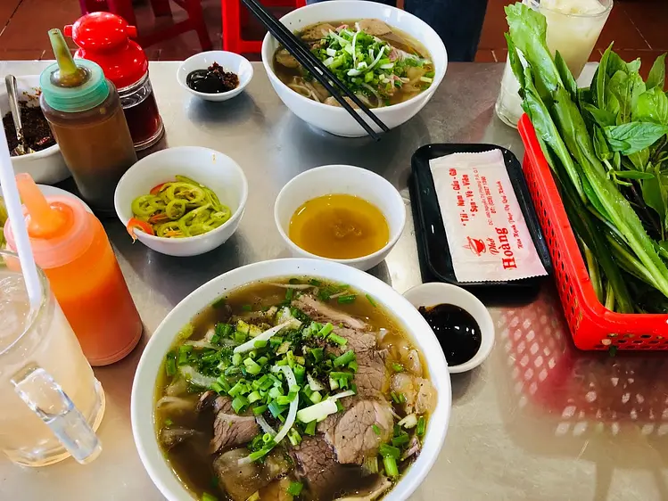 フォー・ホアン