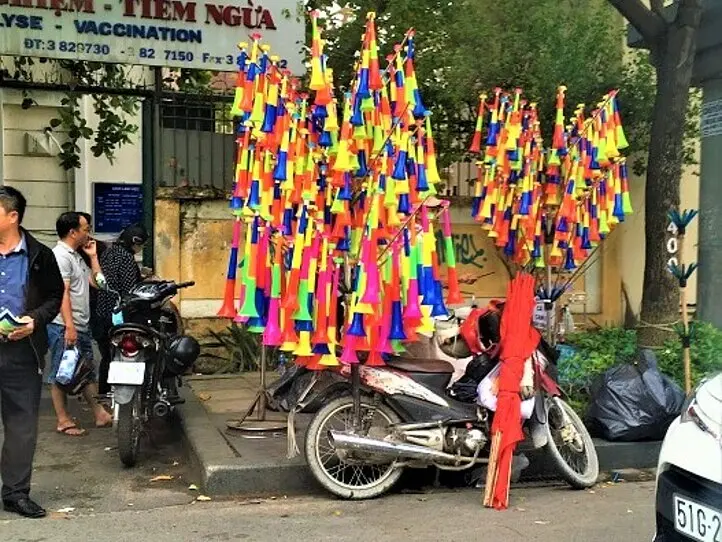 ホーチミンの路上ではあらゆるものが売られている