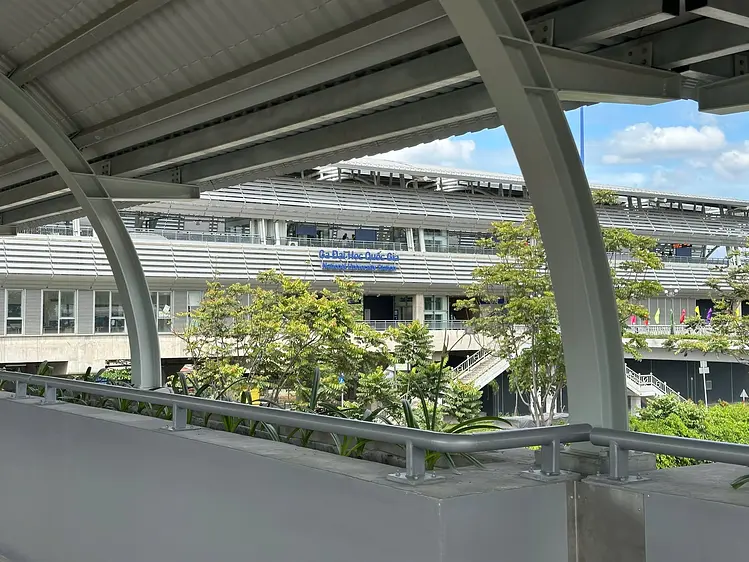 国立大学駅／ホーチミンメトロ