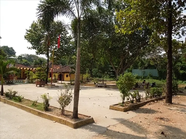 ヤックヴィエン寺