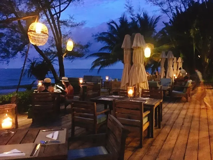 【フーコック】海と夕日が眺められる絶景レストラン「Mango Bay Restaurant」