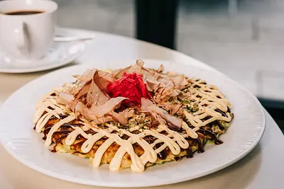 ヘルシーでボリューム満点！野菜たっぷりの「ベトナム風お好み焼き」に夢中